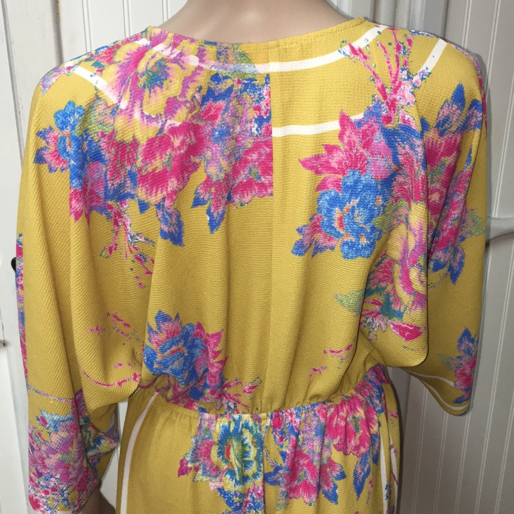 Flying Tomato Floral Romper - Picture 7 of 14